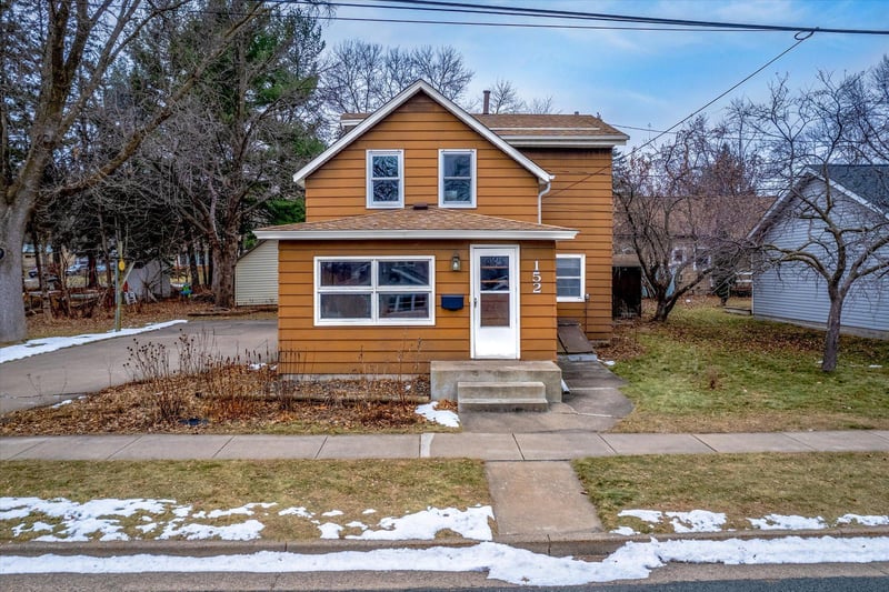152 State St S, Bayport, MN 55003