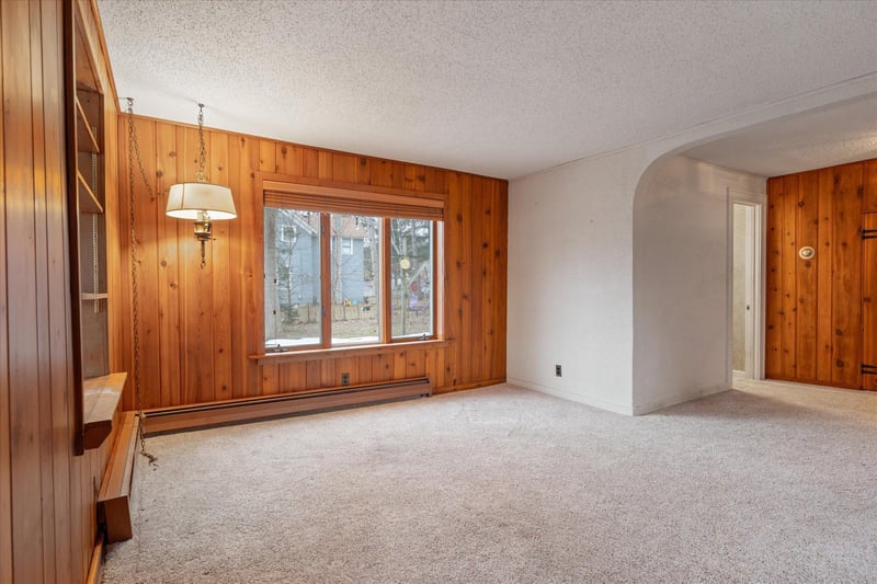 152 State St S, Bayport, MN 55003