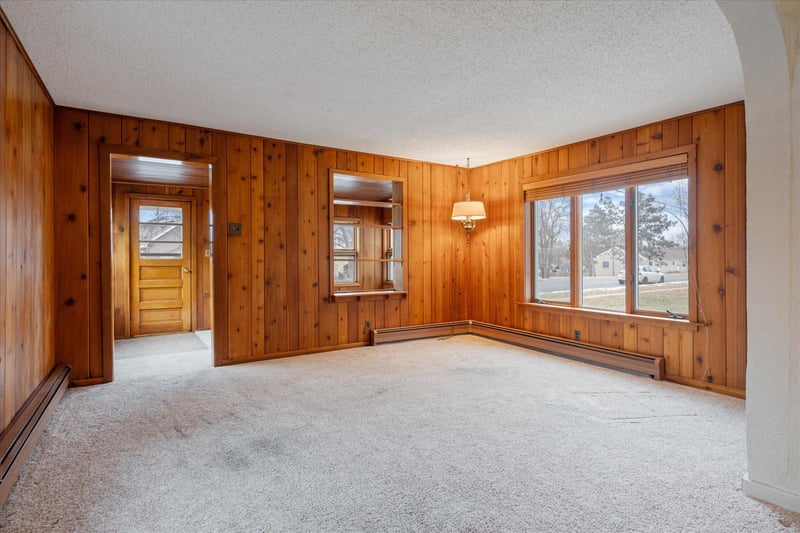152 State St S, Bayport, MN 55003