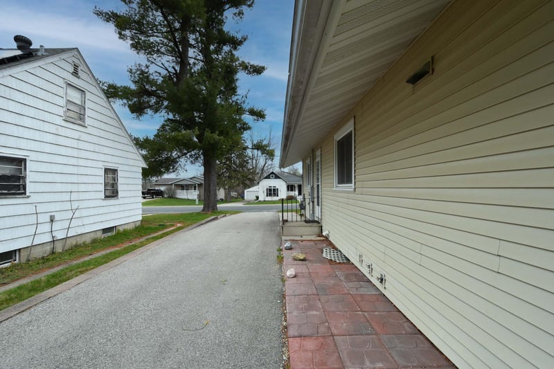 325 E 3rd St, Zumbrota, MN 55992