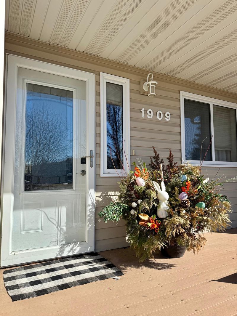 1909 Nelson Dr, Thief River Falls, MN 56701