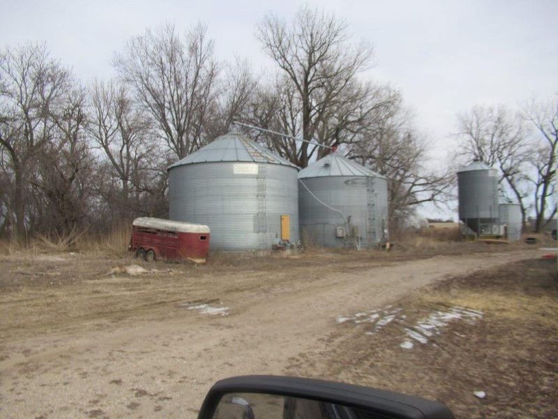 13222 Abbott Ave, Leota, MN 56153