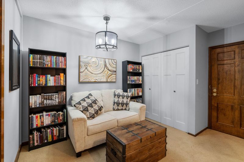 6710 Vernon Ave S #403, Edina, MN 55436