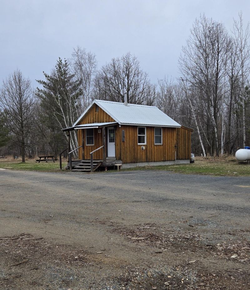 557 Clark Ave S, Kelliher, MN 56650