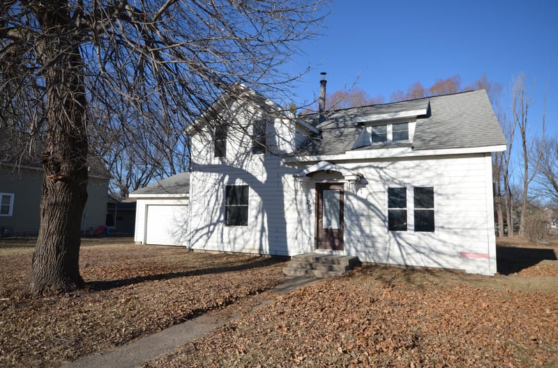 205 Main St W, Morristown, MN 55052