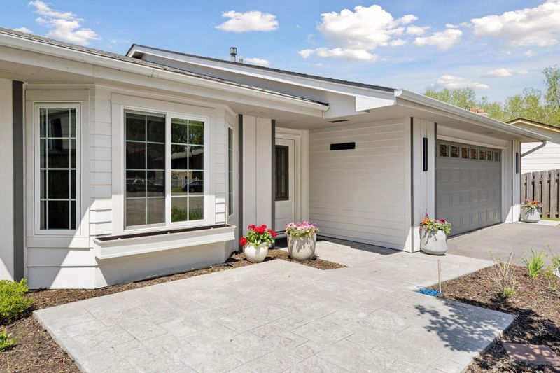 13310 Pepperwood Ln, Minnetonka, MN 55305