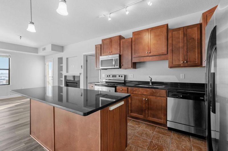 1155 Ford Rd #312, Saint Louis Park, MN 55426