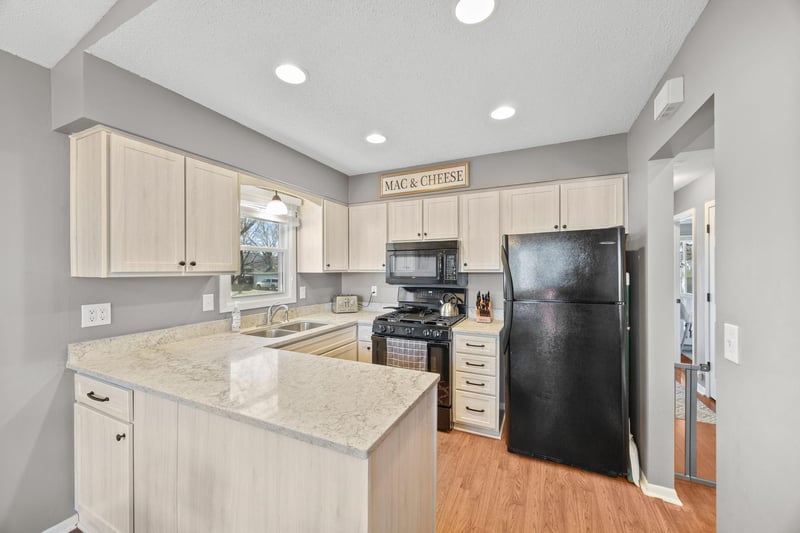 7187 166th Ct, Lakeville, MN 55068