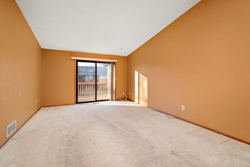 555 Skillman Ave E, Maplewood, MN 55117