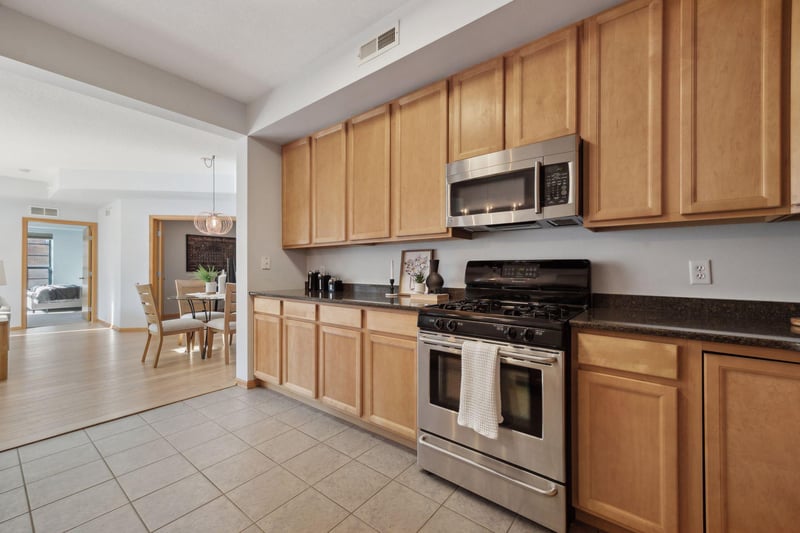 825 Berry St #212, Saint Paul, MN 55114