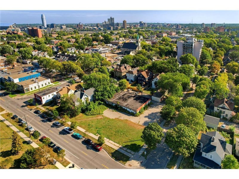2111-2113 Chicago Ave, Minneapolis, MN 55404