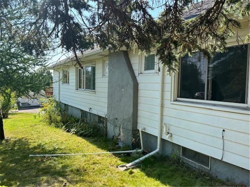 4702 W 8th St, Duluth, MN 55807