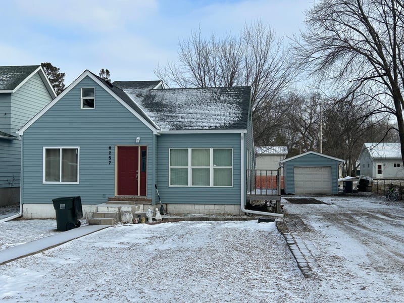 6257 6th Ave, Glencoe, MN 55336