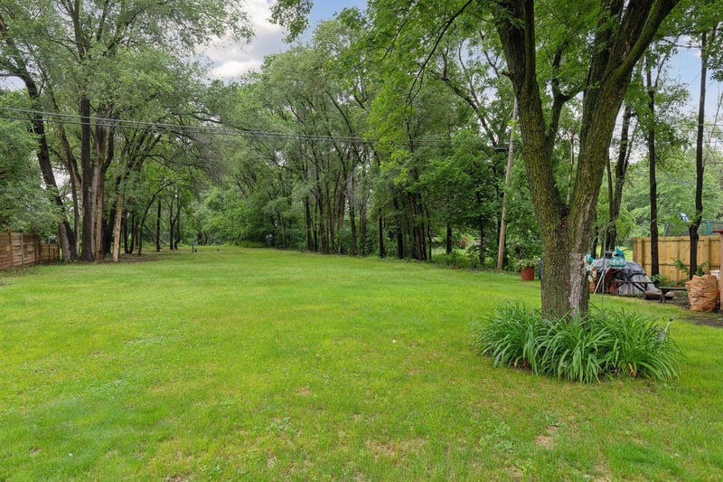 1604 E 87th St, Bloomington, MN 55425