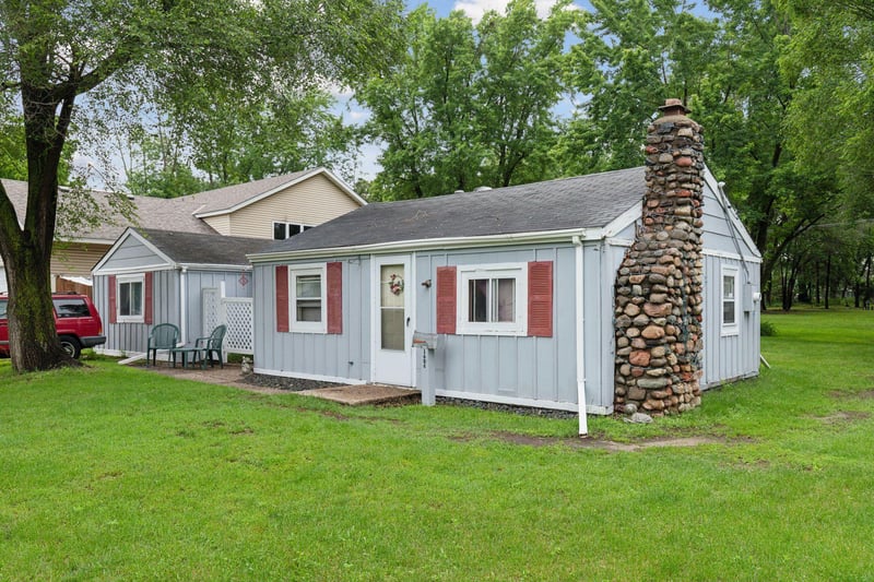 1604 E 87th St, Bloomington, MN 55425