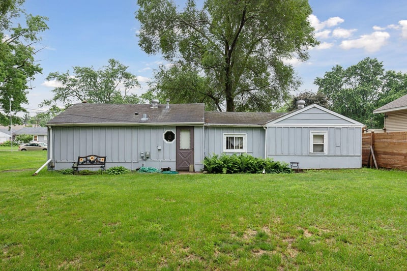 1604 E 87th St, Bloomington, MN 55425