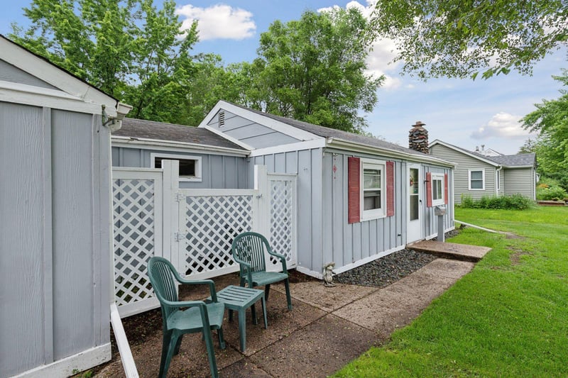 1604 E 87th St, Bloomington, MN 55425
