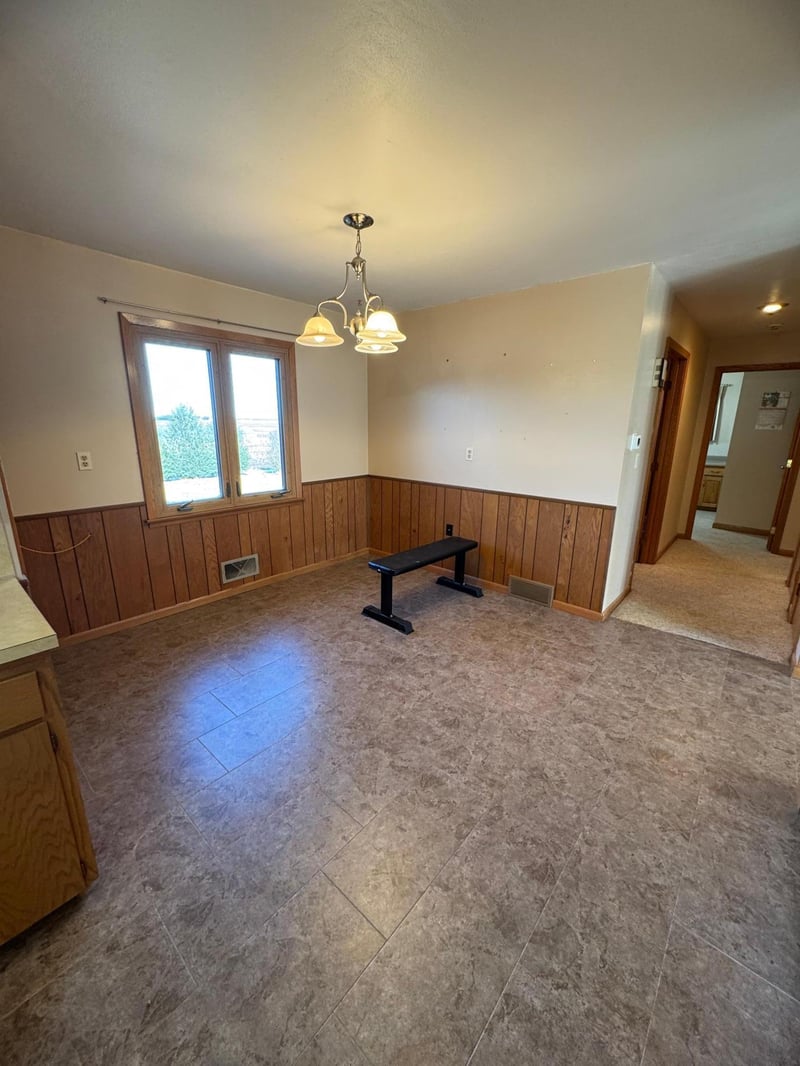 11610 109th St, Leota, MN 56153