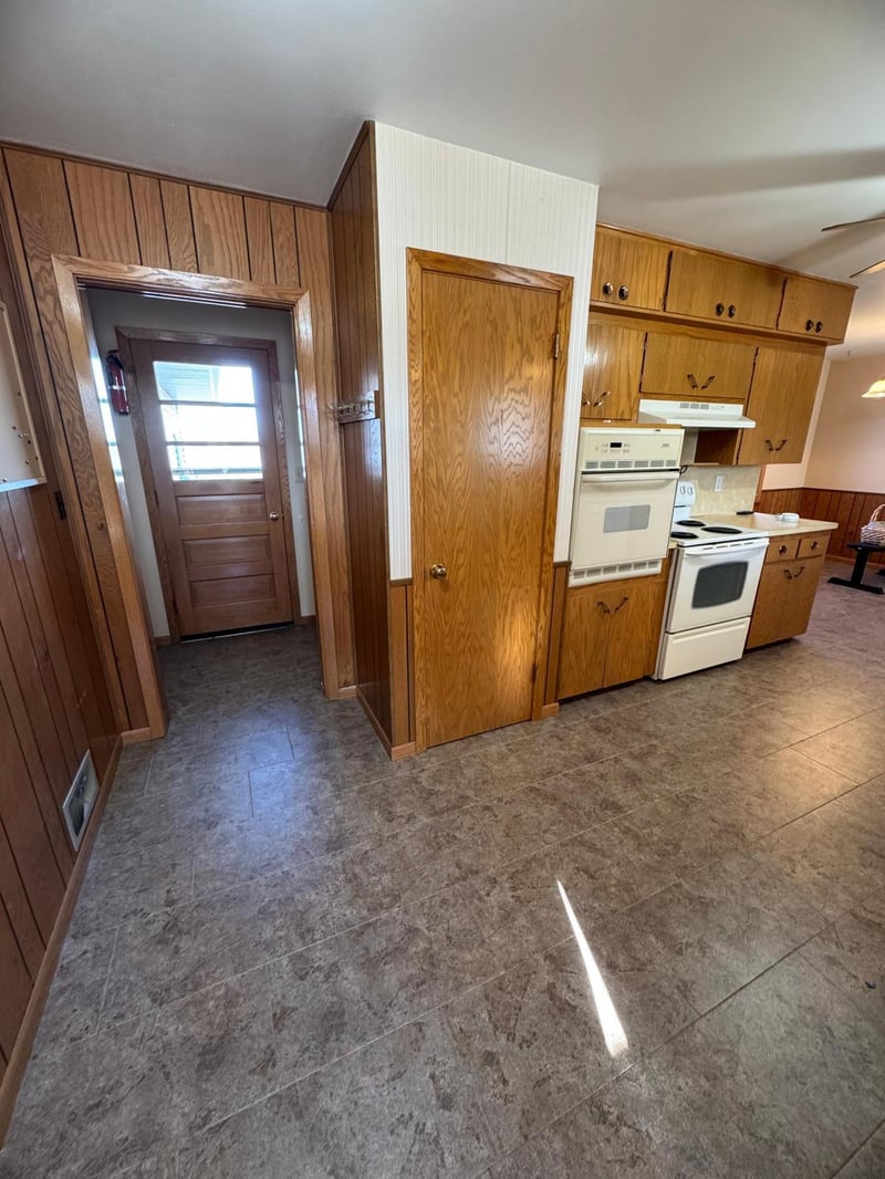 11610 109th St, Leota, MN 56153