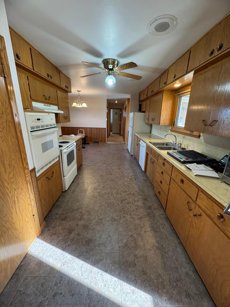 11610 109th St, Leota, MN 56153