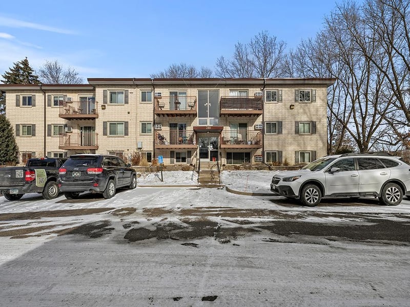 240 Wentworth Ave W #106, West Saint Paul, MN 55118