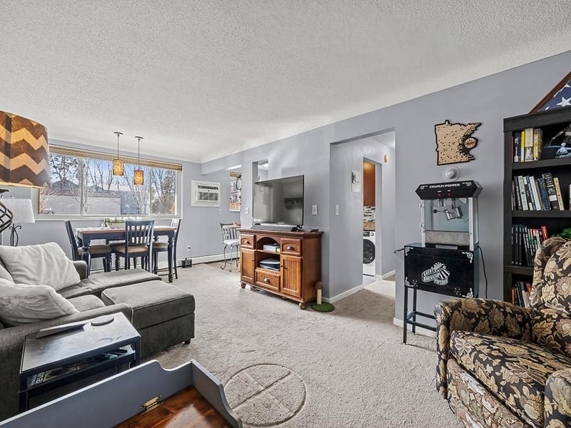 240 Wentworth Ave W #106, West Saint Paul, MN 55118