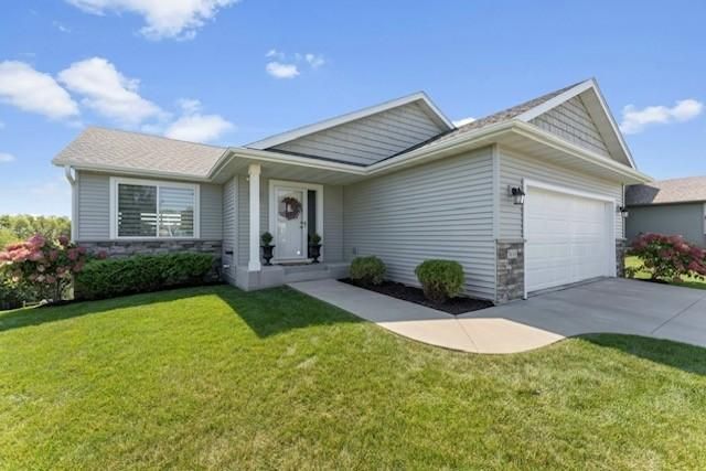 5614 King Arthur Rd NW, Rochester, MN 55901