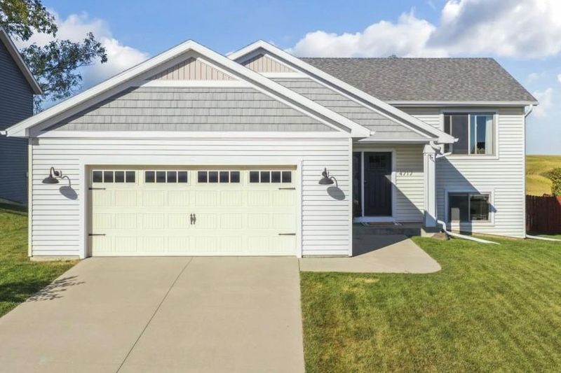 4717 Alan Ln NW, Rochester, MN 55901