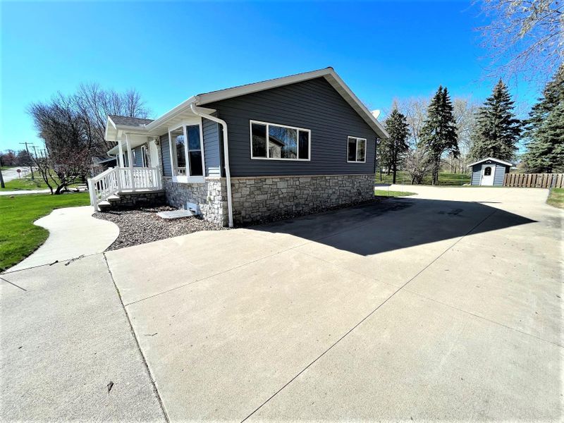 1428 2nd St S, Sauk Centre, MN 56378