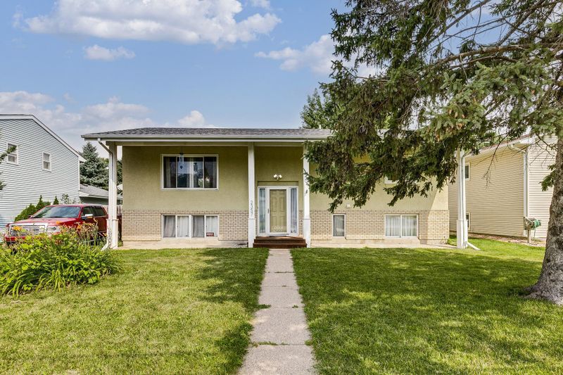 2357 17th Ave E, North Saint Paul, MN 55109