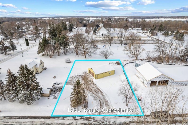 27996 Lamar Ave, Chisago City, MN 55013