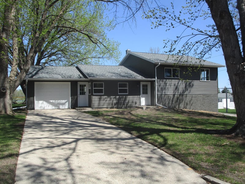 53 Eastview Dr, Hancock, MN 56244