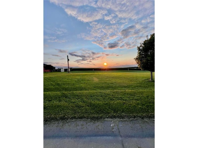 245 S Robert St, Mabel, MN 55954