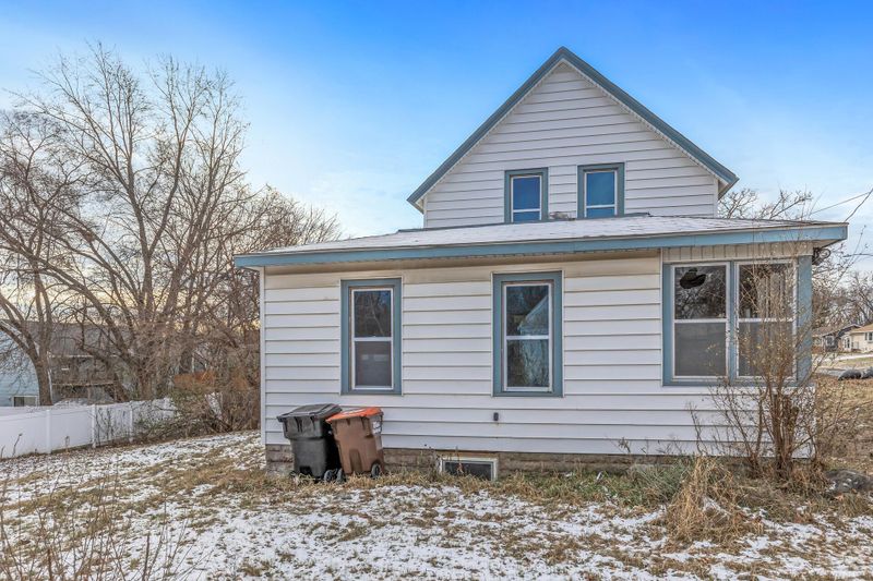 2200 English St, Maplewood, MN 55109