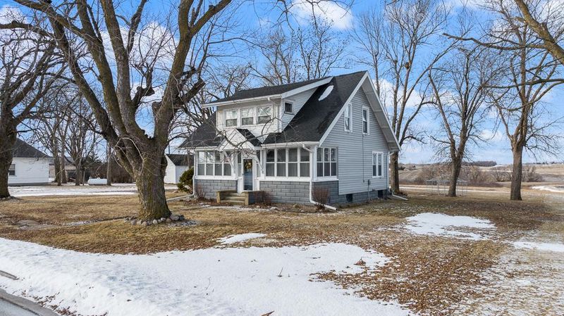 403 N Wallace St, Ivanhoe, MN 56142