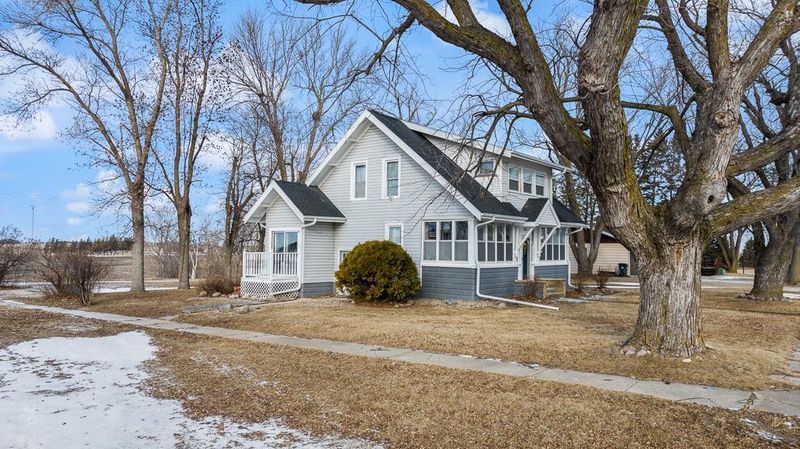403 N Wallace St, Ivanhoe, MN 56142