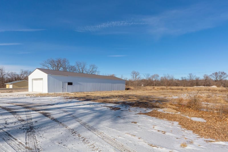 201 Bloomer St W, Morristown, MN 55052