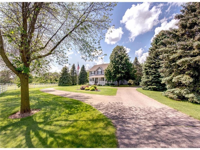 8069 180th St E, Hastings, MN 55033