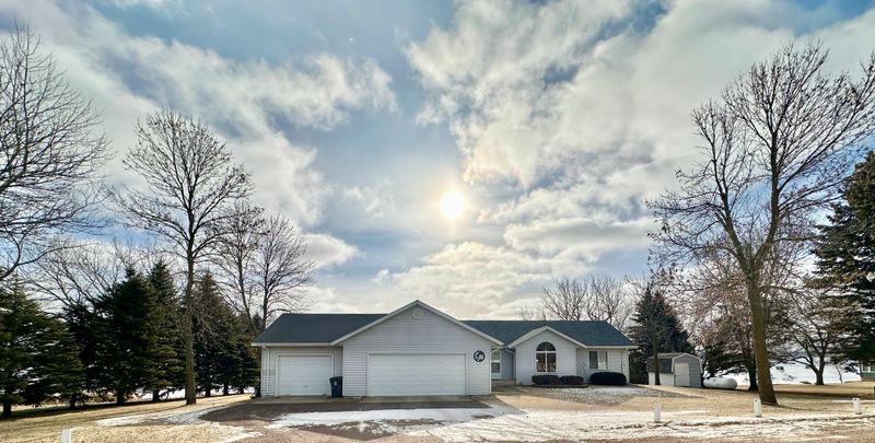 2099 N Shore Dr, Lake Benton, MN 56149