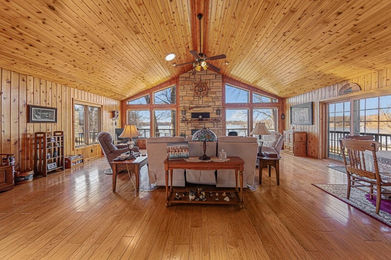 23621 180th St, New Richland, MN 56072