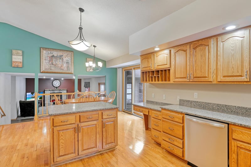 8752 Norwood Ln N, Osseo, MN 55369