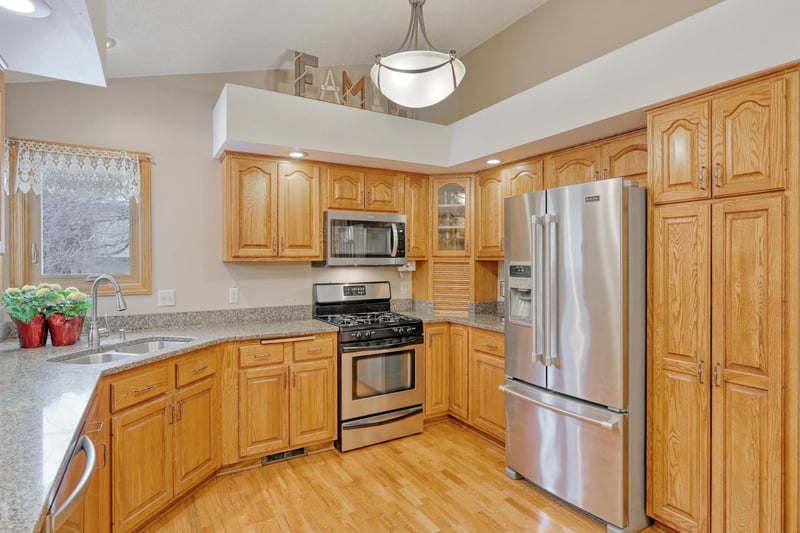 8752 Norwood Ln N, Osseo, MN 55369