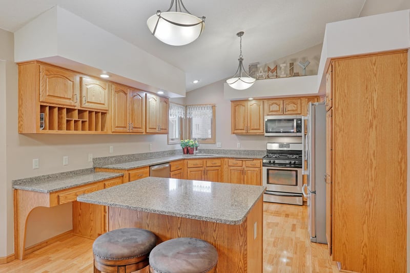 8752 Norwood Ln N, Osseo, MN 55369
