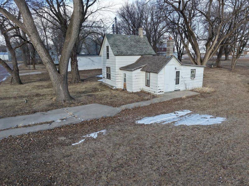 175 Cottonwood, Revere, MN 56166