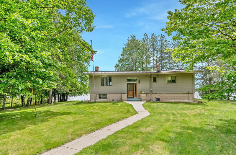 17494 Shallow Lake Ln, Warba, MN 55793