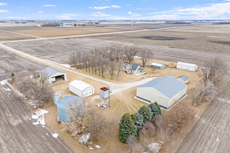 32632 85th St, Blue Earth, MN 56013