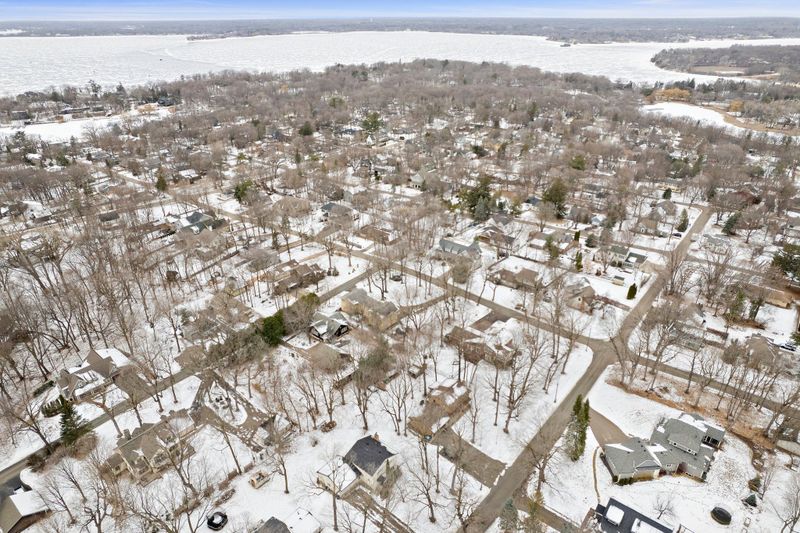 18875 Lake Ave, Deephaven, MN 55391