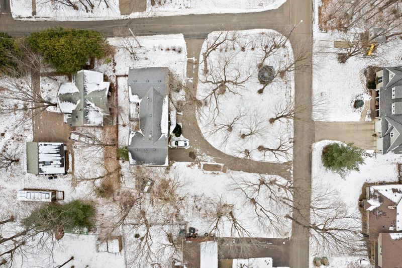 18875 Lake Ave, Deephaven, MN 55391