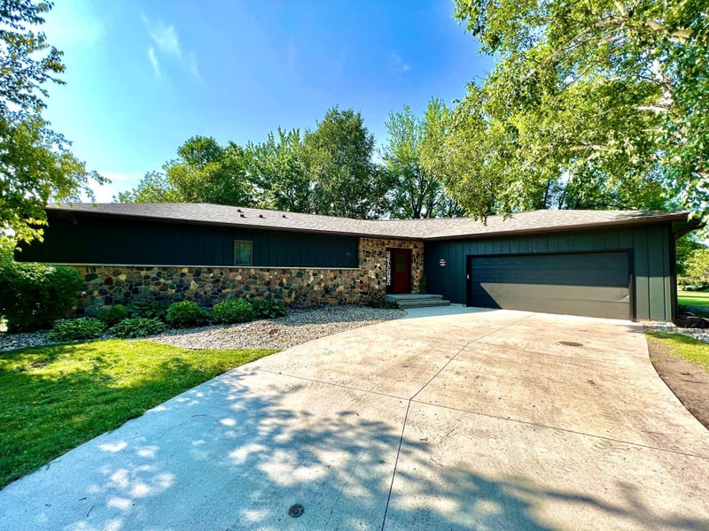 185 Rita Rd, Ortonville, MN 56278