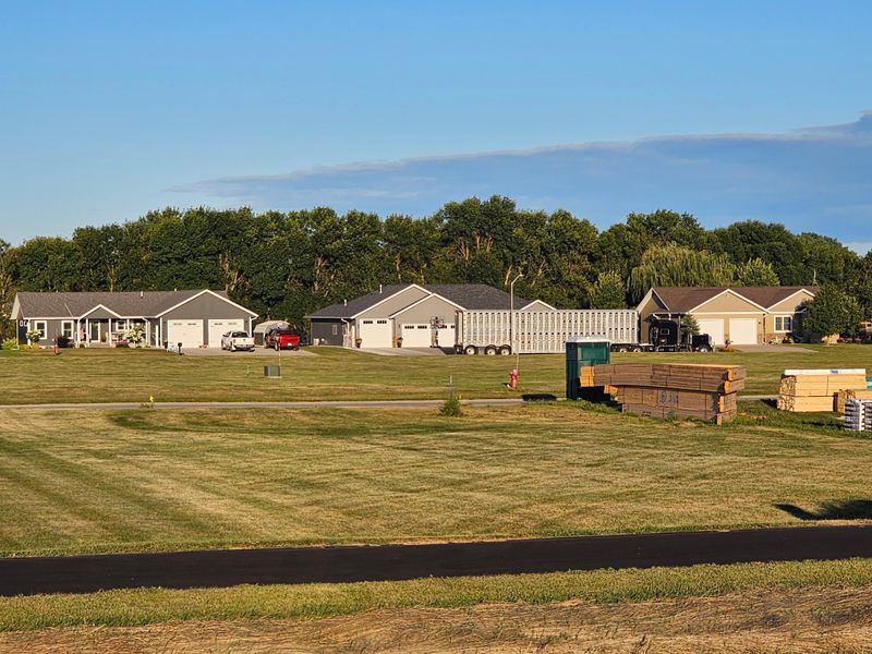 264 N Pond Dr, Jackson, MN 56143